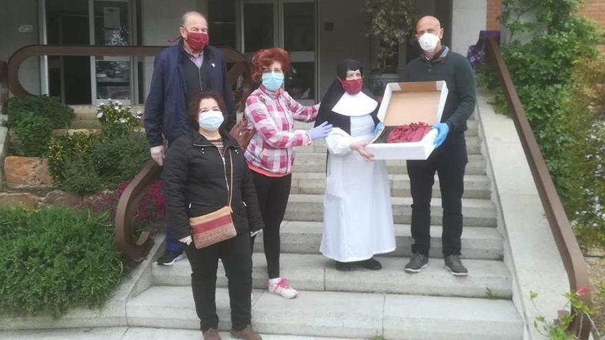 Alrex Don Benito dona mascarillas al Centro de Mayores Santa Teresa de Jornet