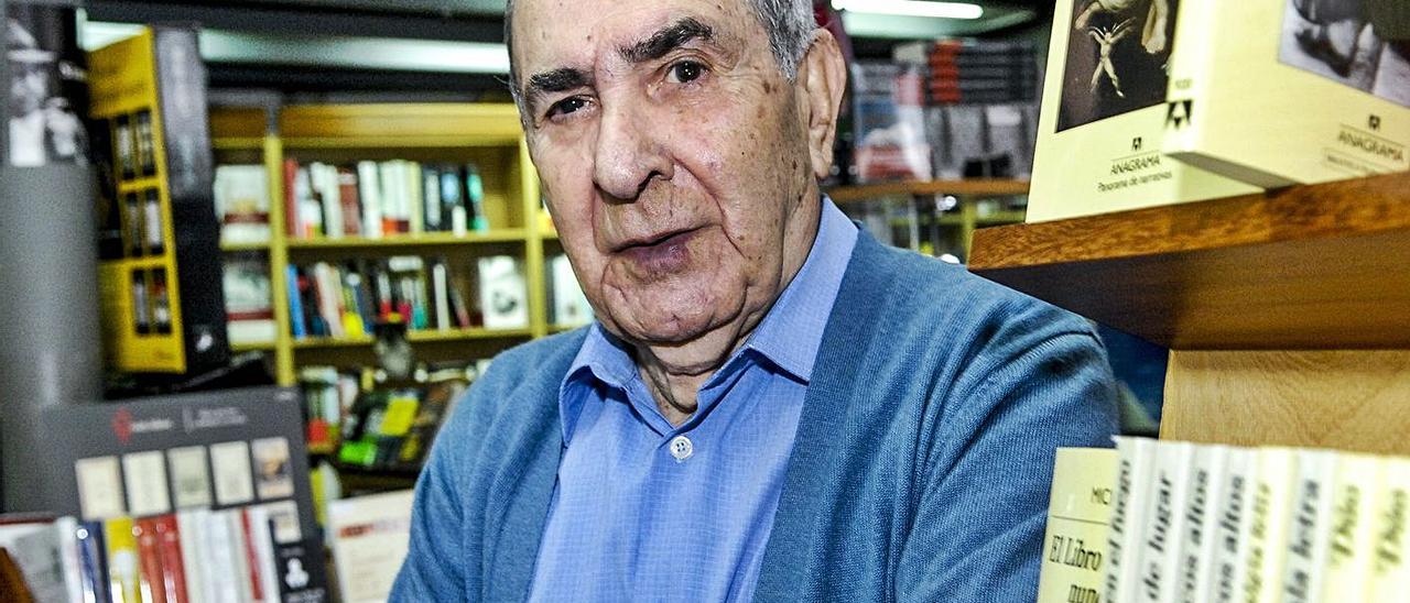 El fundador de la Librería Canaima, Antonio Rivero Suárez. | | LP/DLP