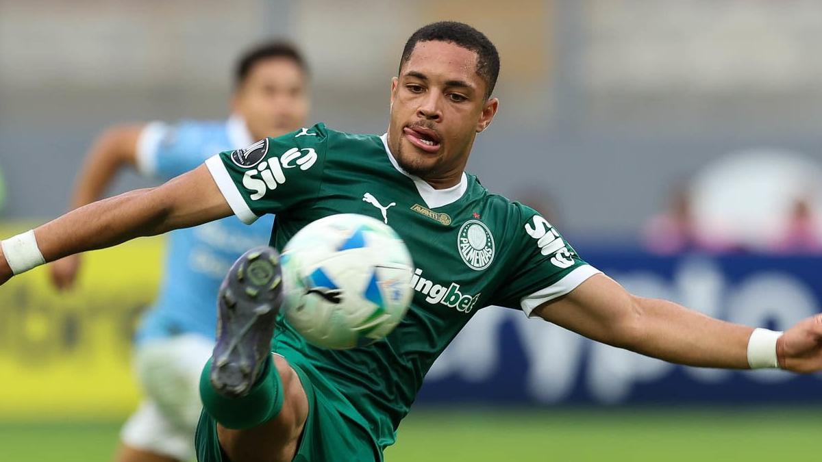 Vitor Roque no acaba de arrancar en el Palmeiras