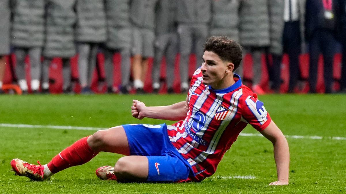 Julián Álvares y su inoportuno resbalón en la tanda de penaltis entre Atlético y Real Madrid