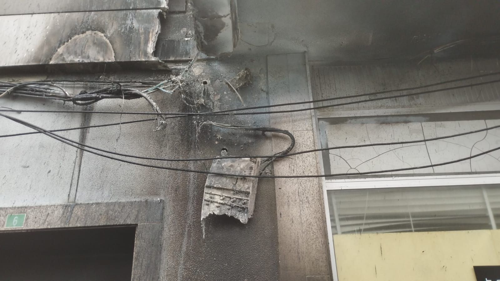 Desalojan un edificio en A Estrada por un incendio en el cuadro eléctrico