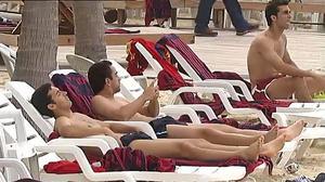 Els homes de Vicente del Bosque disfruten del matí lliure a la platja de Futura, a Fortaleza, abans d’enfrontar-se a Itàlia.