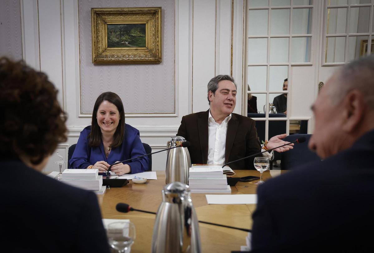 Los portavoces de Vox en las Corts, este jueves en la junta de síndics.