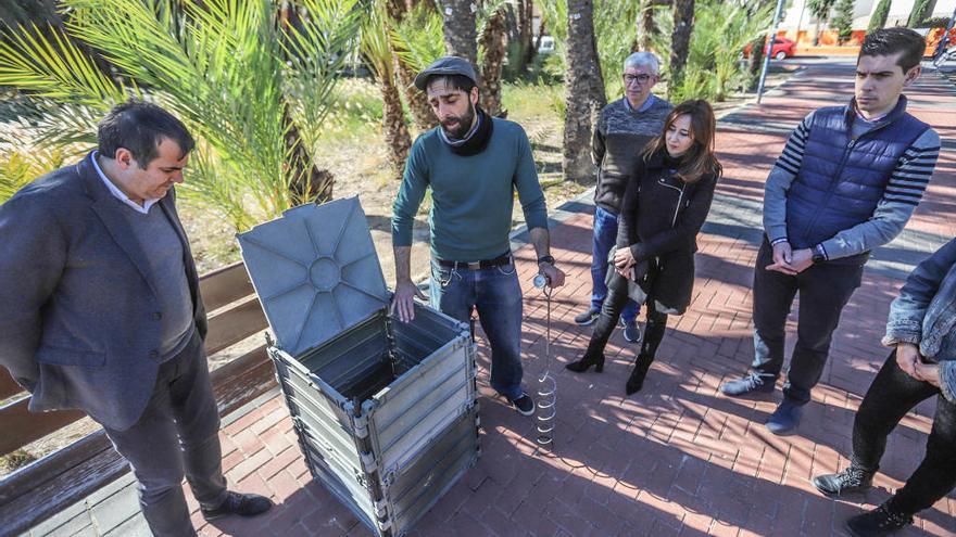 Medio Ambiente impulsa un taller de compostaje en dos centros educativos de Orihuela