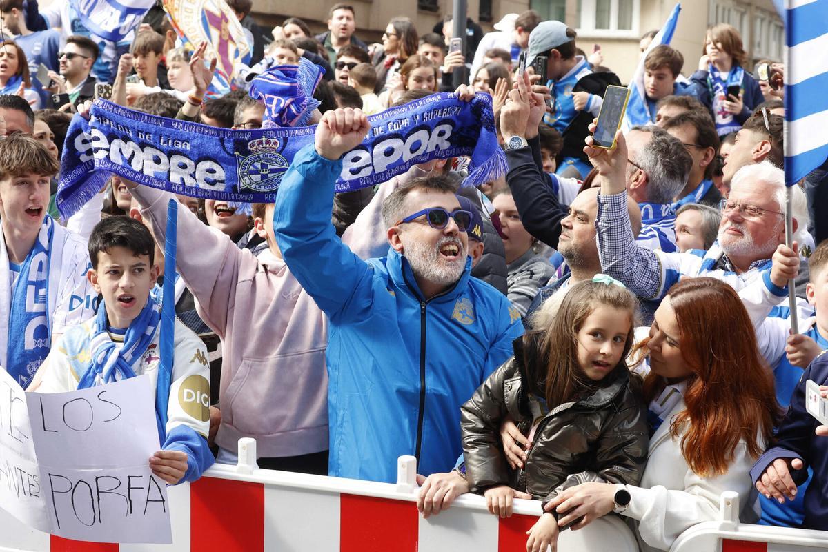 Así recibió el deportivismo al equipo antes del partido ante el Málaga