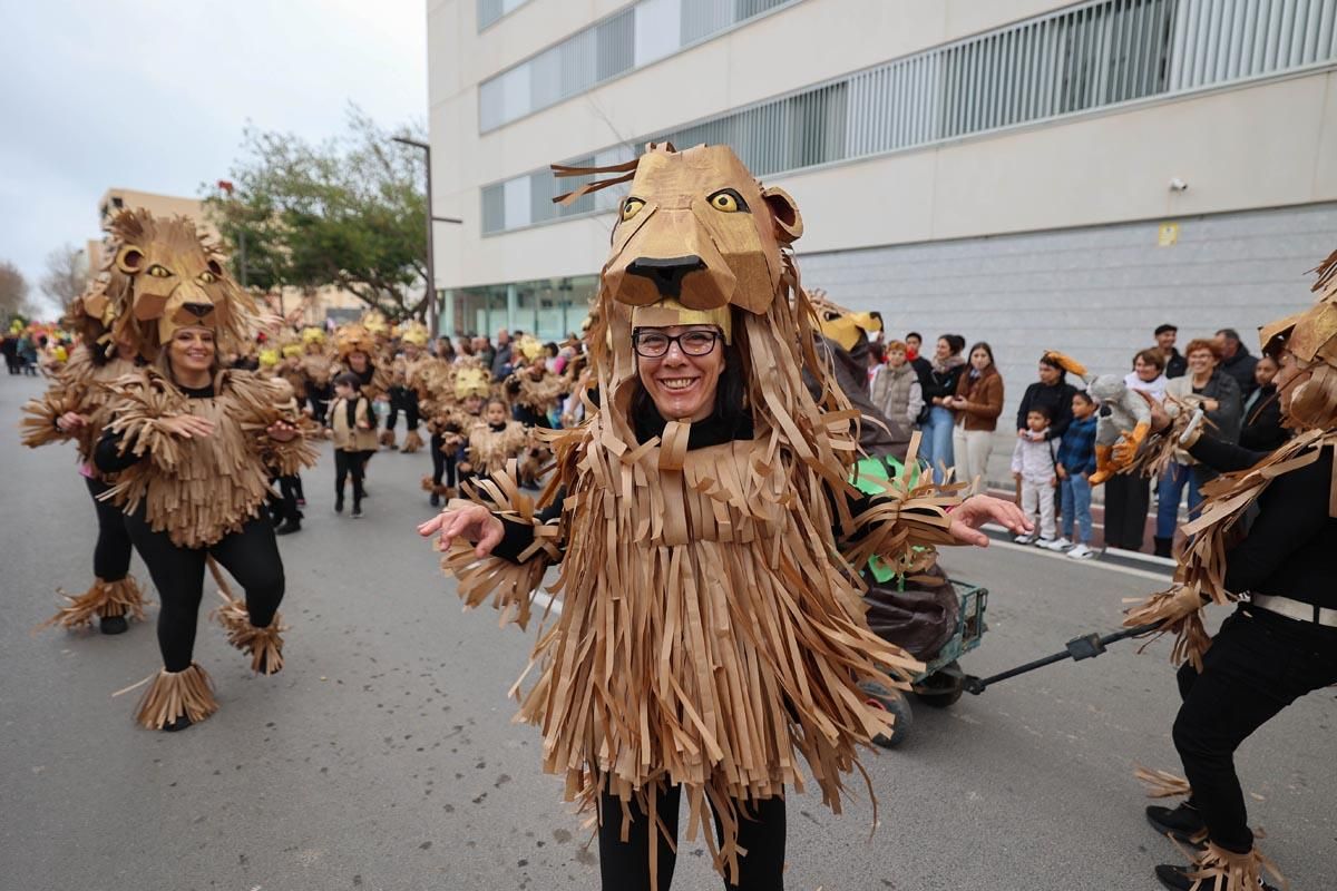 Búscate en las imágenes de la rúa de Carnaval de Ibiza