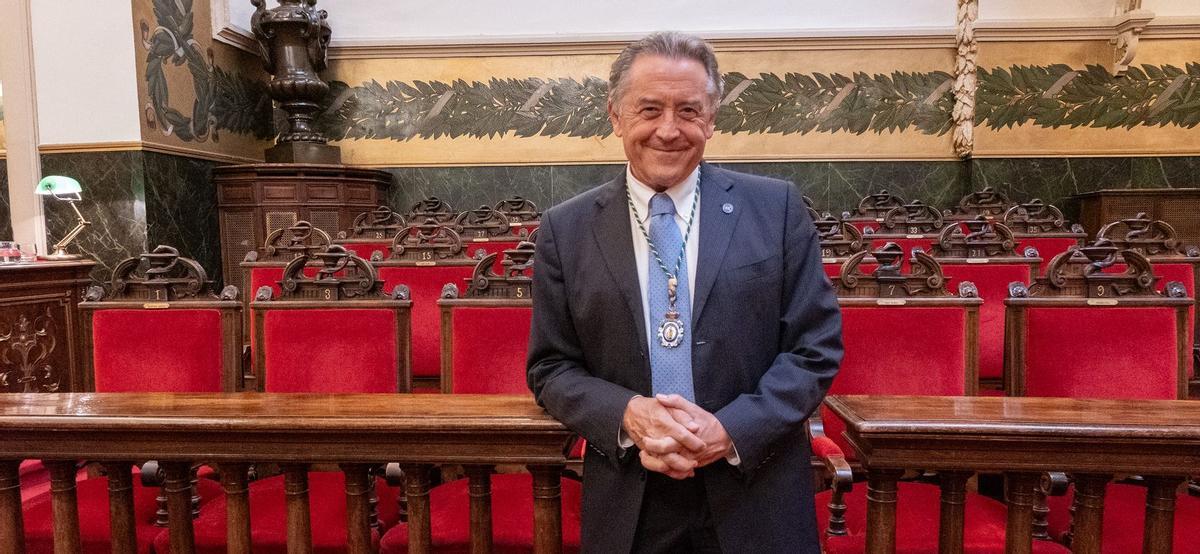 Luis Martí-Bonmatí, académico de número de Radiología y Radiodiagnóstico, en la sede de la Real Academia Nacional de Medicina.