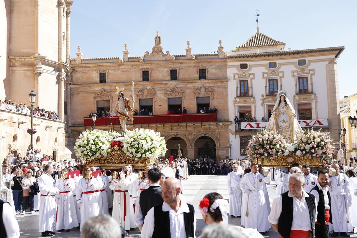 Encuentro entre el Resucitado y la Encarnación.