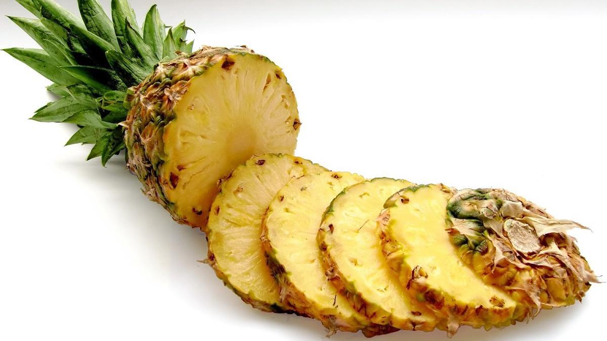 ¿Cómo afecta a nuestro cuerpo comer piña todos los días?