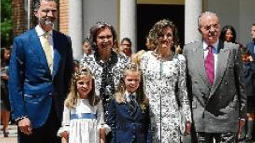 La família reial reapareix per la comunió de la princesa Elionor