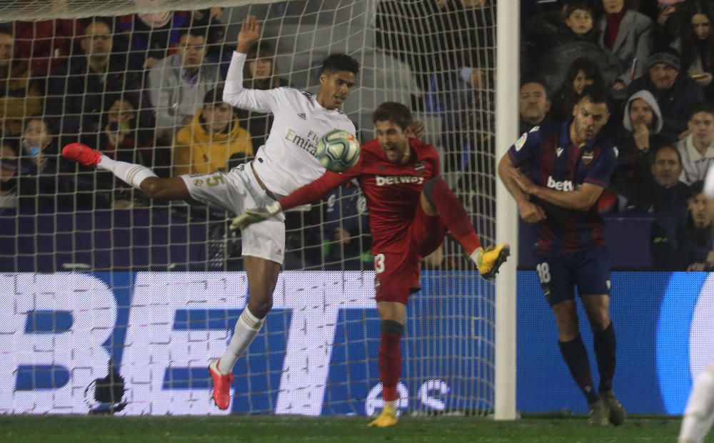 Las mejores imágenes del Levante UD - Real Madrid