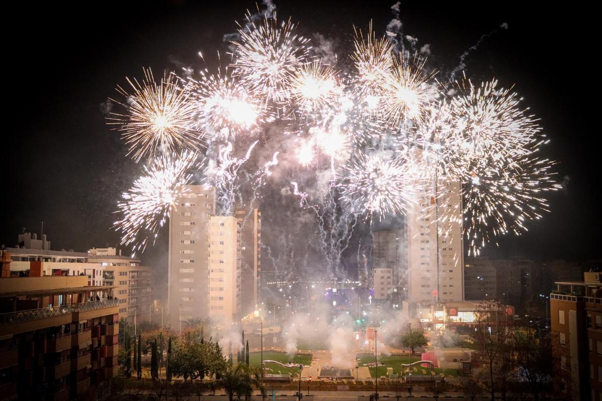 La Arribada del Foc llenó de luz Torrent el año pasado.
