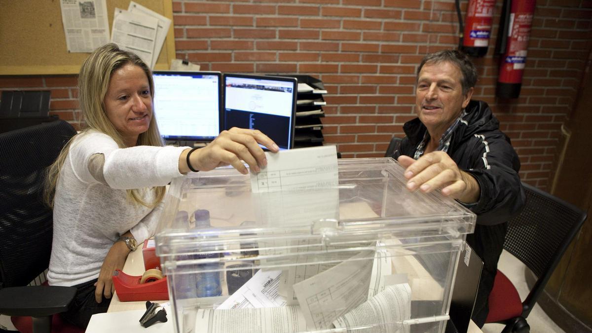 Participantes en la experiencia piloto de presupuestos participativos ejecutada hace diez años.