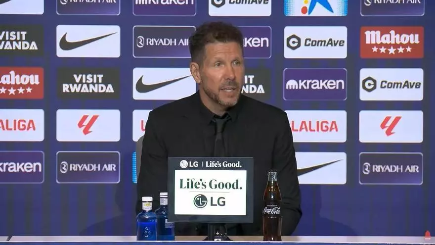 Diego Simeone: "La jugada es clara, llega tarde y le pisa el tobillo"