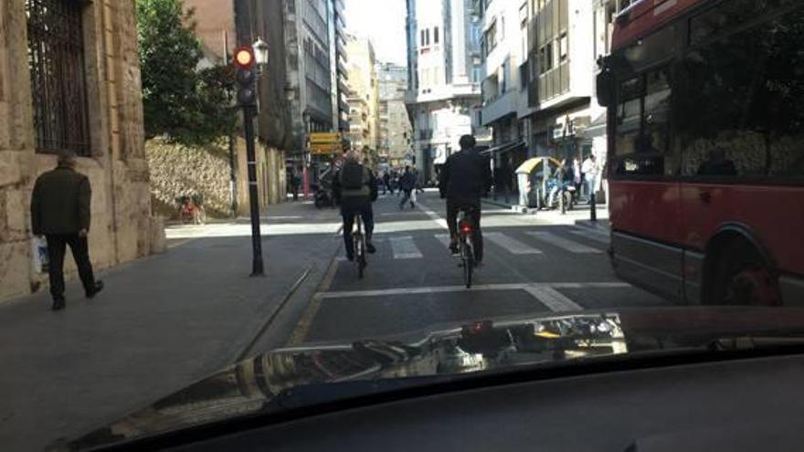 &quot;El alcalde Joan Ribó no se salta semáforos en rojo&quot;