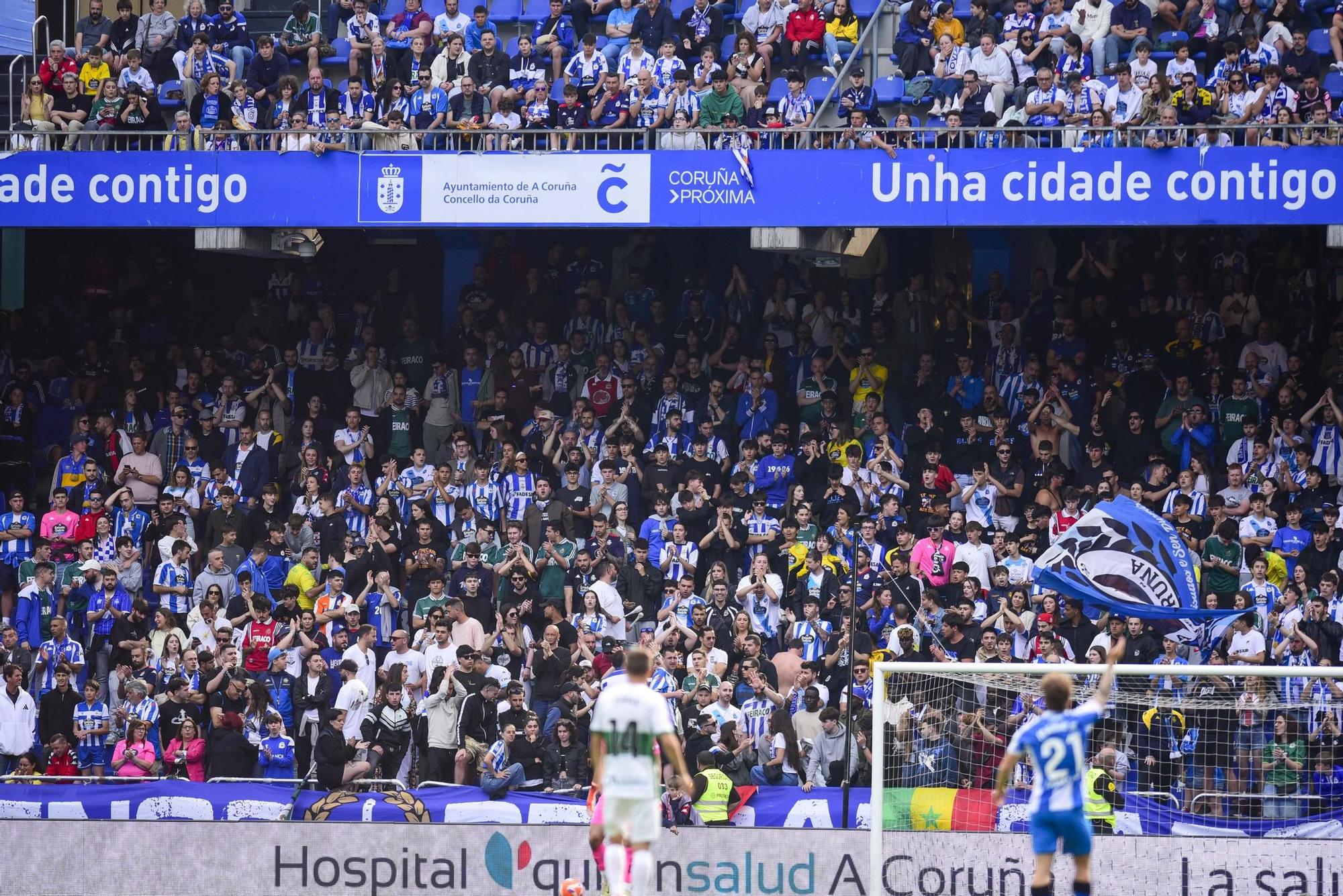 El Dépor cae goleado (0-4) por el Elche para cerrar la temporada 2025-25 en Riazor