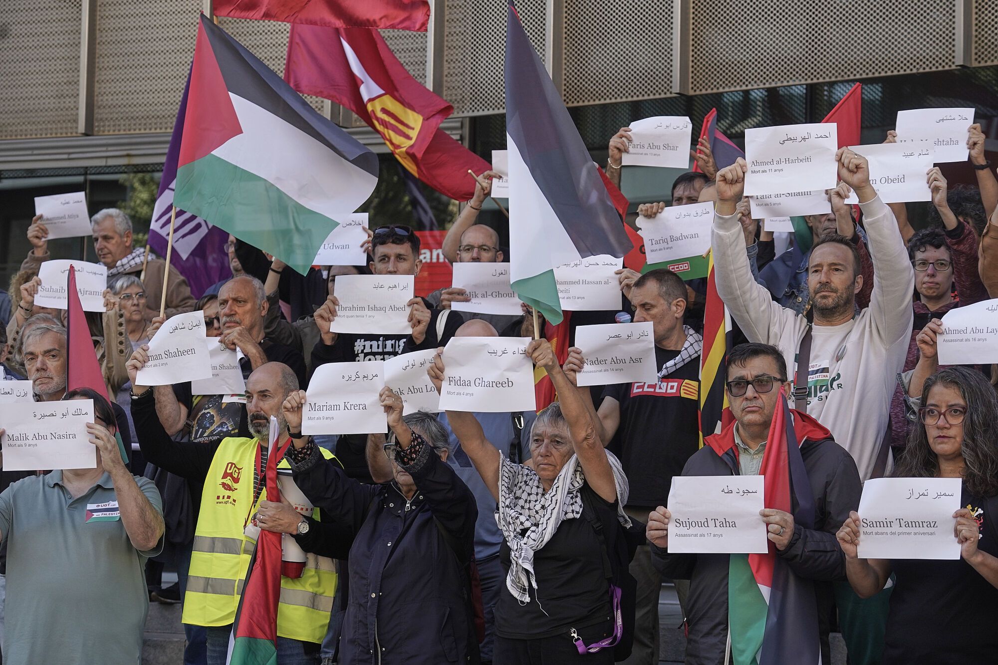 Girona concentració davant de la seu de la Generalitat de Girona vaga general en suport a Palestina