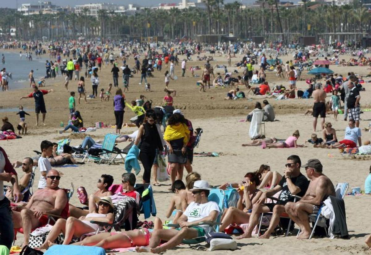 Las playas de Salou son un gran reclamo turístico del Camp de Tarragona en la temporada estival.