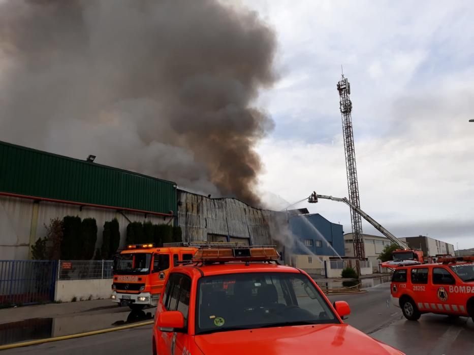 Incendio en una planta de reciclaje de Riba-roja