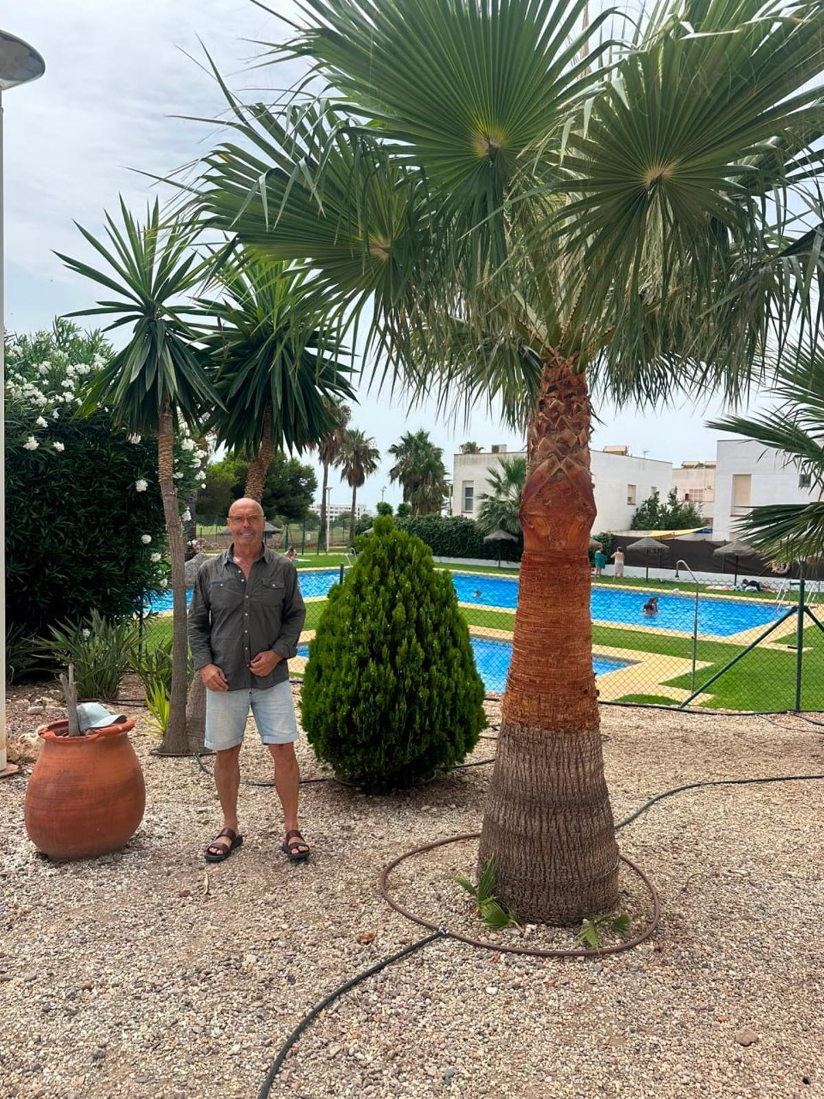 El socialista Antonio Hurtado disfruta en Toyo (Cabo de Gata, Almería).