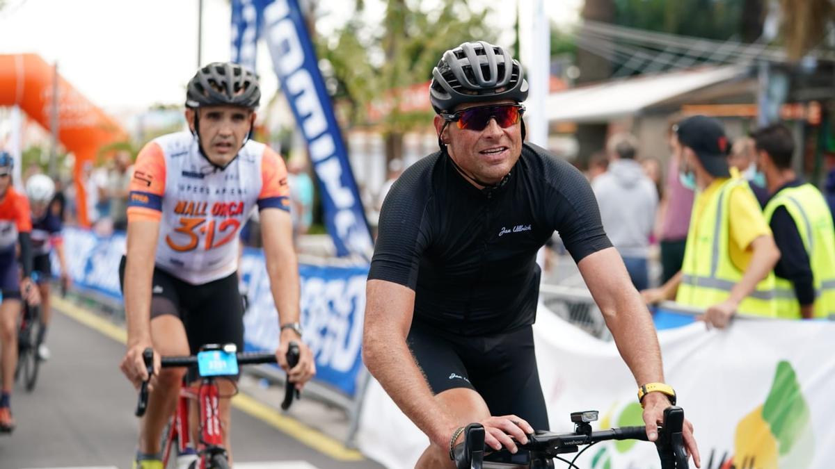 Rad-Profi Jan Ullrich hat es bei dem Jedermannrennen an der Playa de Muro nach 312 Kilometern ins Ziel geschafft.
