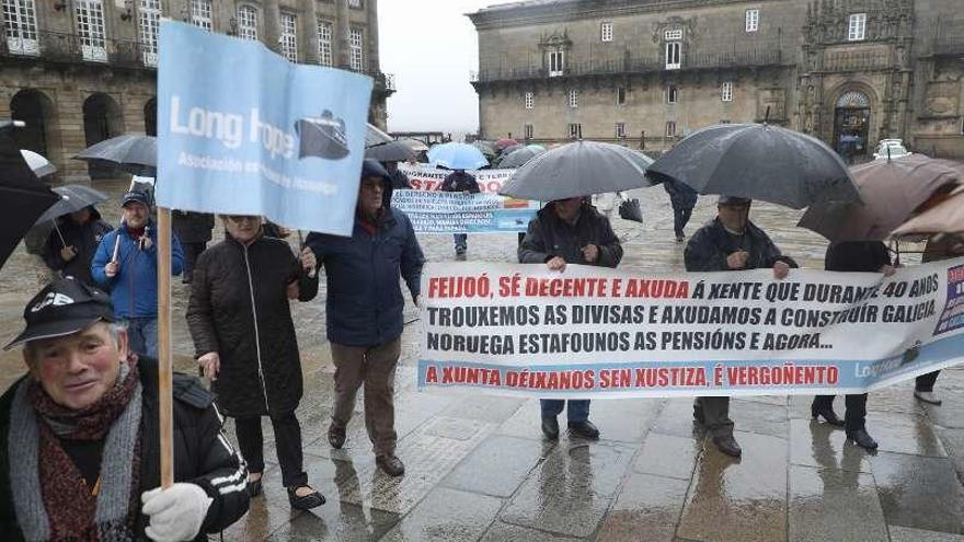 Os exmariños galegos en Noruega esixen en Santiago as súas pensións