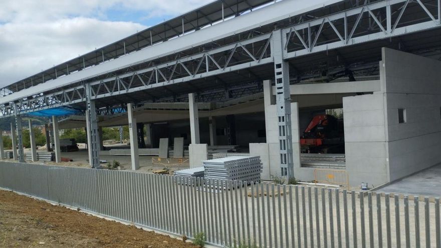 Langreo modifica el proyecto del recinto ferial de Talleres del Conde en la recta final de la obra