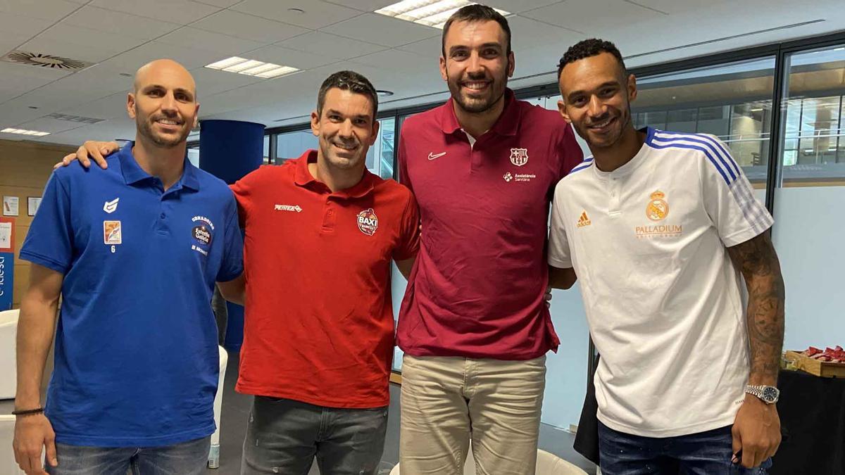 Oriola, junto a Oliver, Rafa Martínez y Hanga en la Gala