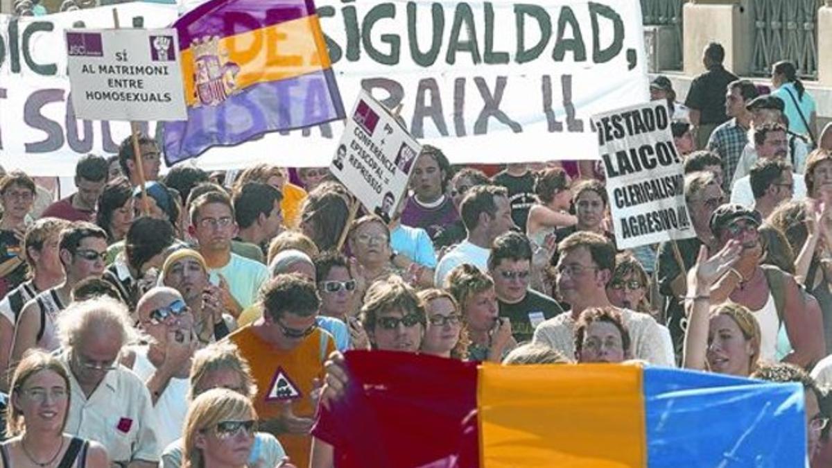 Manifestación en Barcelona a favor del matrimonio gay, en junio del 2005.