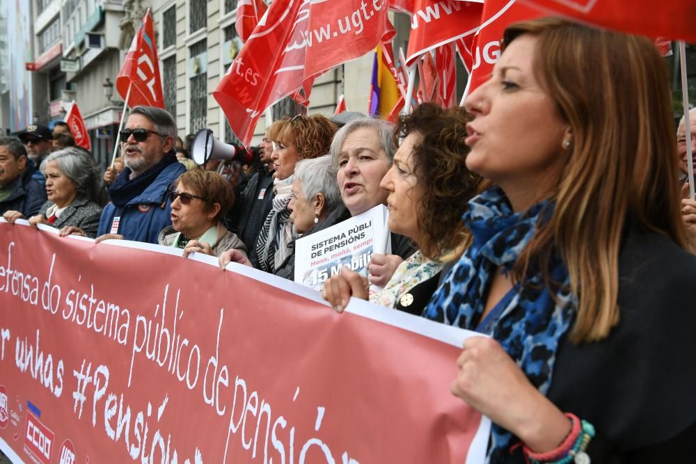 Concentración en el Obelisco convocada por CCOO y UGT en defensa de unas pensiones dignas