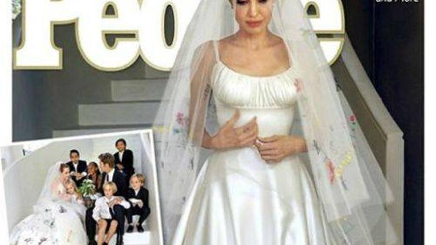 Angelina Jolie se casó con un vestido coloreado por sus hijos