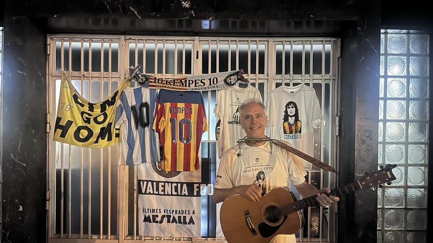 Sencillo y emotivo homenaje por los 50 años del nacimiento de la leyenda del 'Matador' Kempes