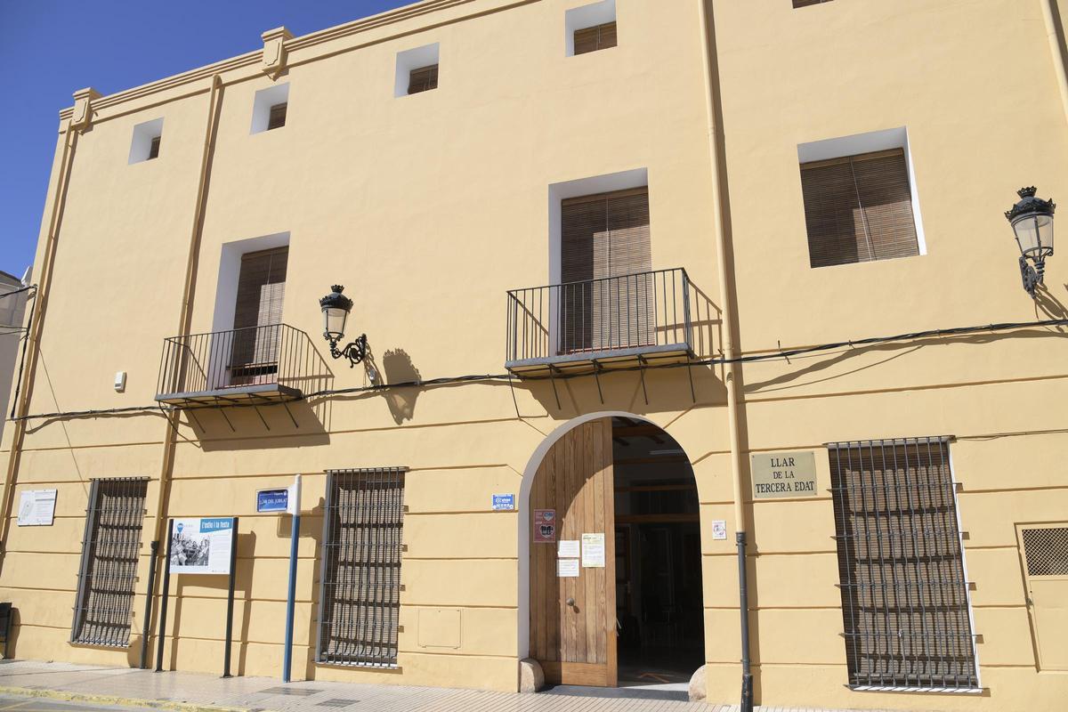 Llar de la Tercera Edat.