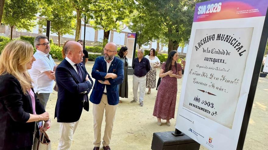 La comarca de Antequera celebra la Semana Internacional de los Archivos con 50 documentos históricos al aire libre
