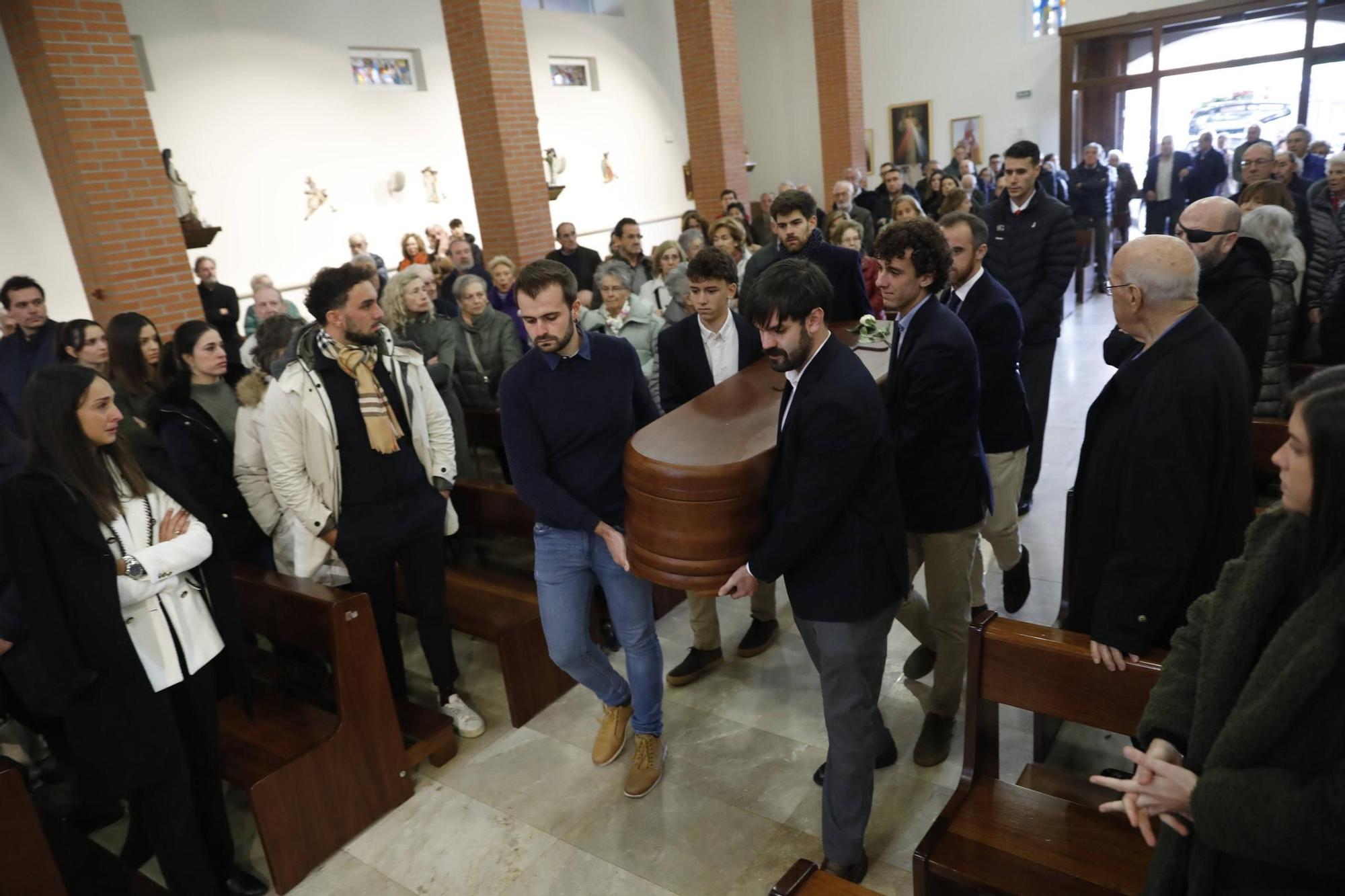 El funeral por Roberto Entrialgo, exdirectivo y precursor de la mejor época del Sporting, en imágenes