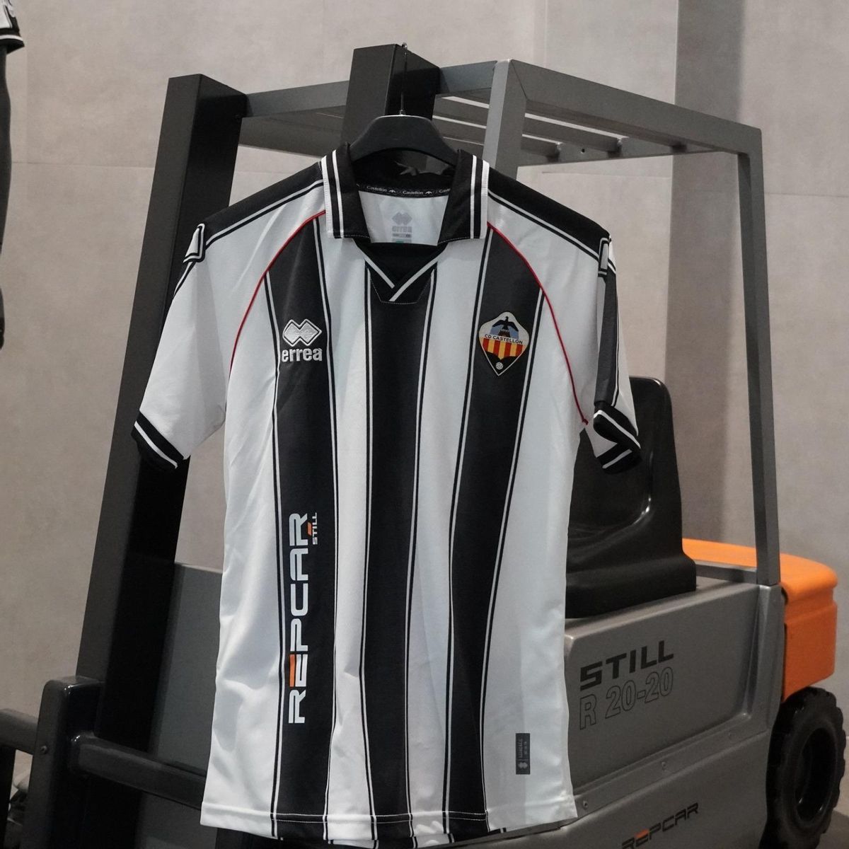 El Castellón estrena una innovadora forma de patrocinar la camiseta
