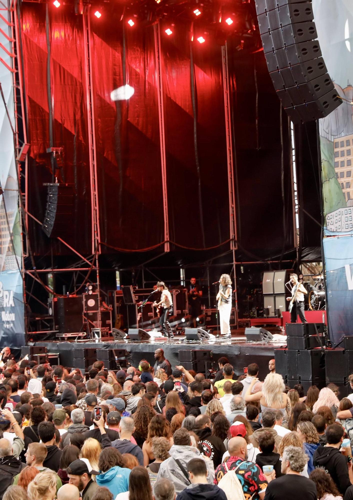 EN IMÁGENES: Gran éxito del Tsunami con "Bad Religion" como gran gancho