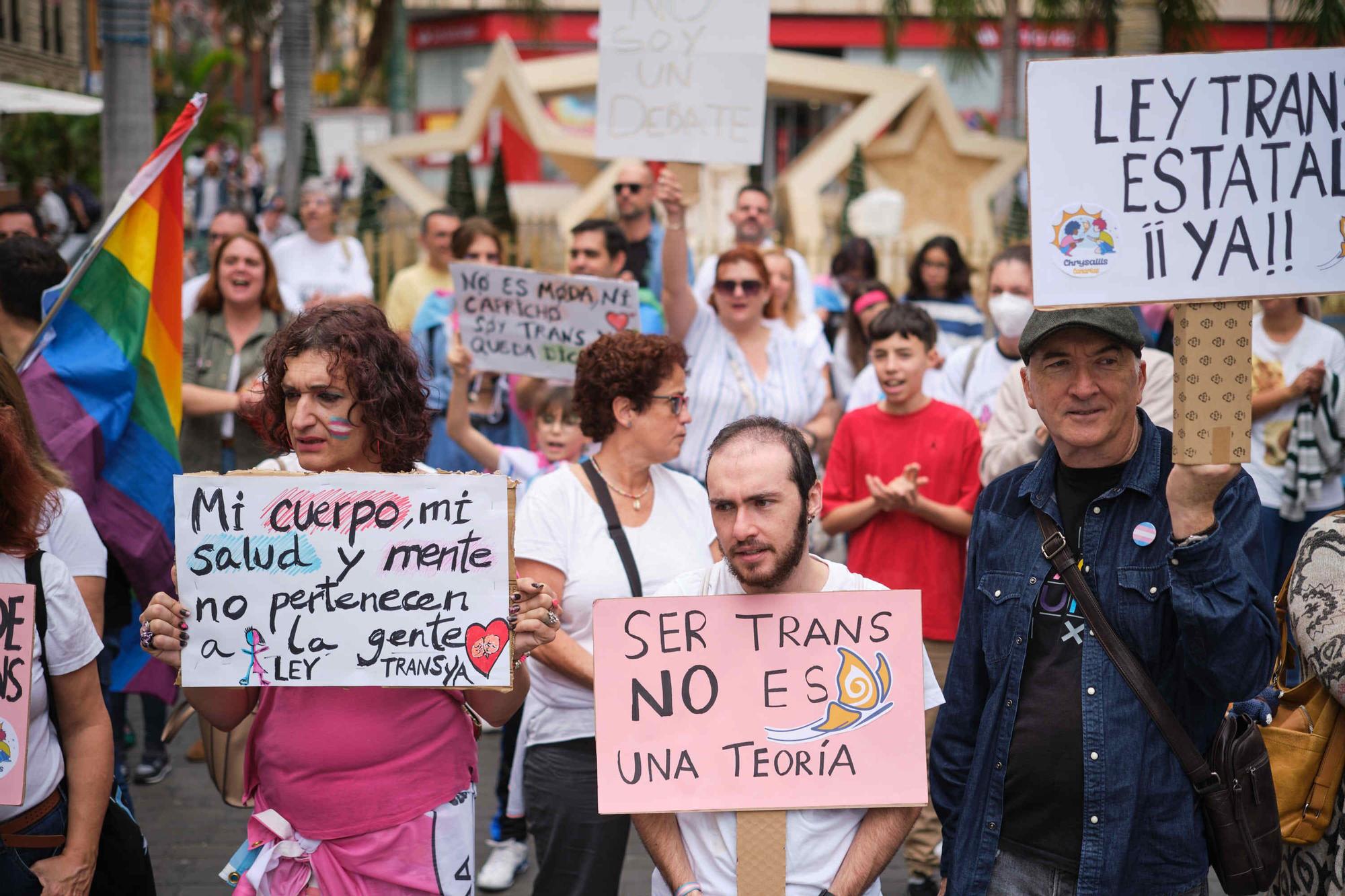 Concentración contra los recortes en las propuestas de Ley Trans en Santsa Cruz de Tenerife