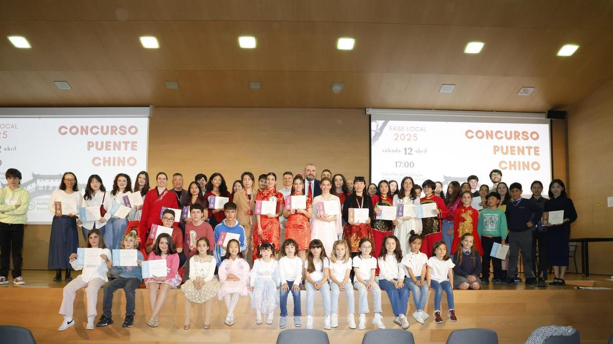Participantes en el concurso Puente Chino
