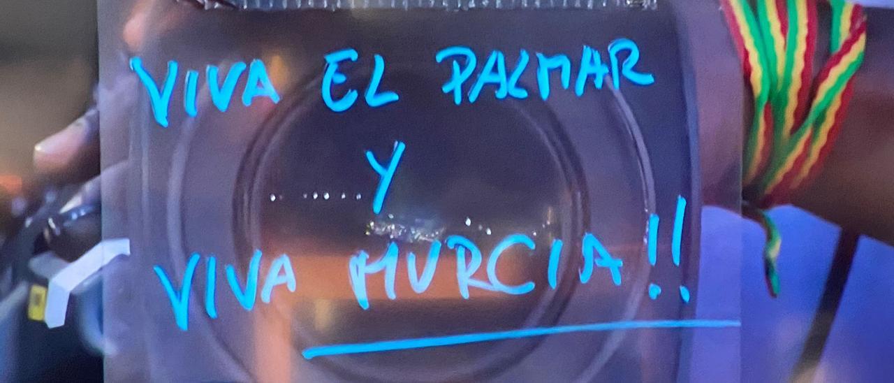 &quot;Viva El Palmar y Viva Murcia&quot;, firmado en la cámara