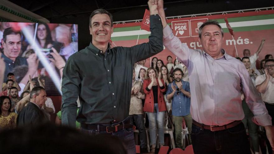 Pedro Sánchez y Juan Espadas, ayer.