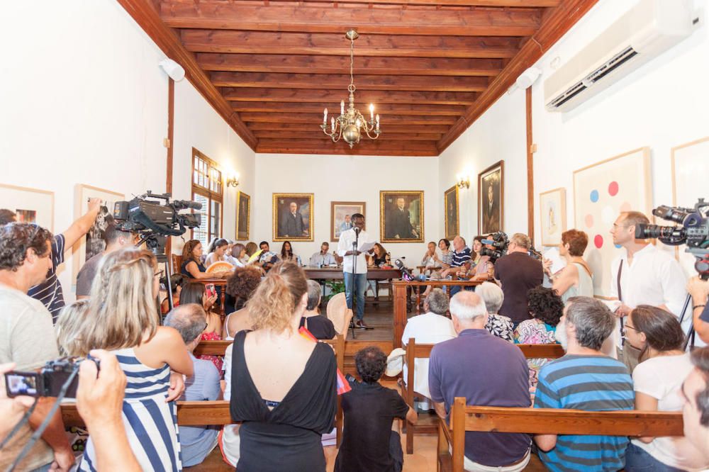 Relevo en la alcaldía de Alaró: Guillem Balboa se convierte en el primer alcalde negro de Mallorca