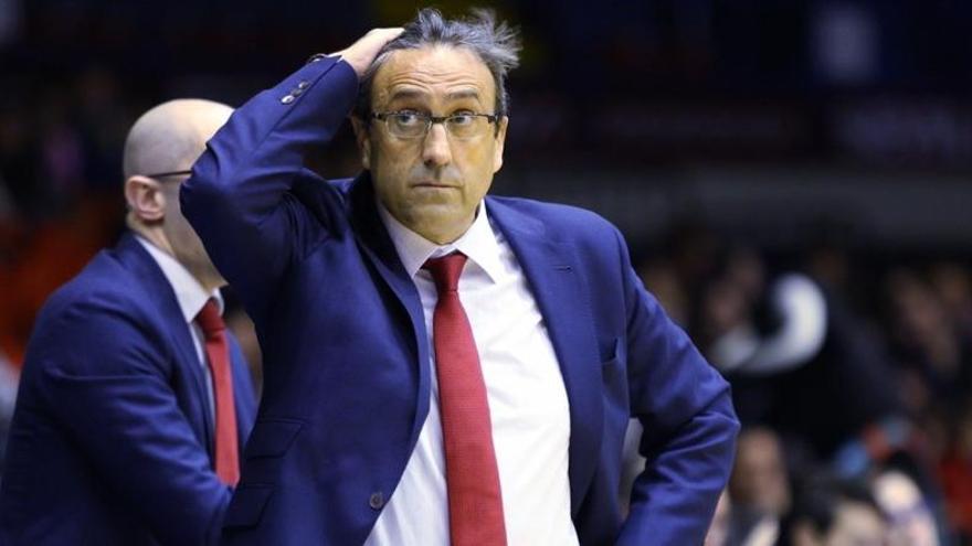 Luis Casimiro es troba preocupat pel bloqueig del club andalús i perquè no pot fitxar jugadors