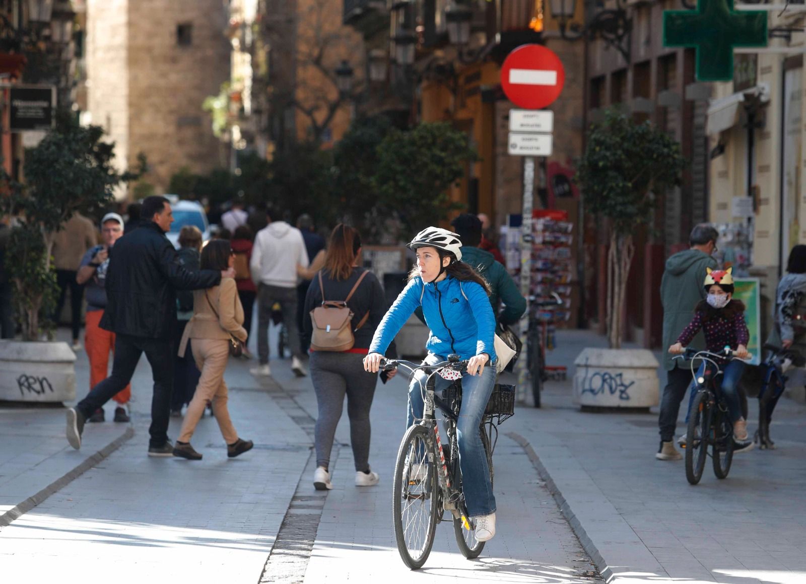 València disfruta al sol del penúltimo domingo de febrero