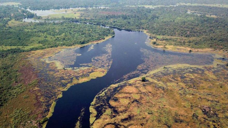 Hallan el río más negro del mundo en una zona inexplorada de África