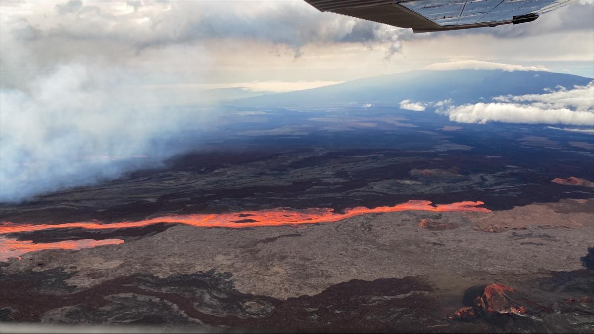 El volcán Mauna Loa (Hawái) entra en erupción por primera vez en 40 años