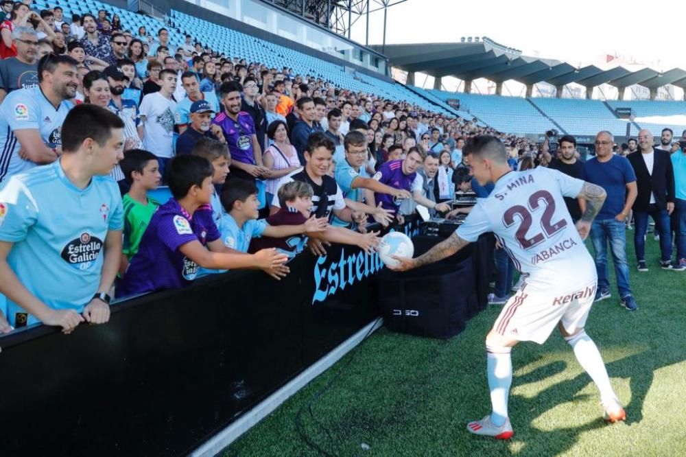 Así ha sido la presentación de Santi Mina en Balaídos