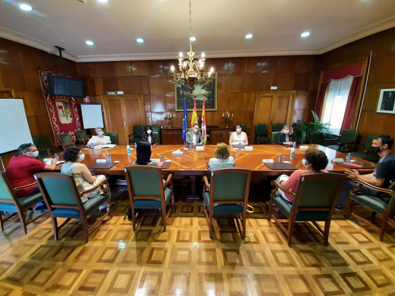 Un momento de la reunión en la Subdelegación de Gobierno.