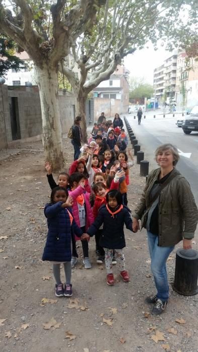 L'escola Renaixença visita la parada de castanyes