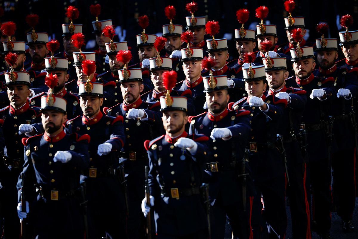 Desfile militar del Día de la Fiesta Naciona del 12 de octubre